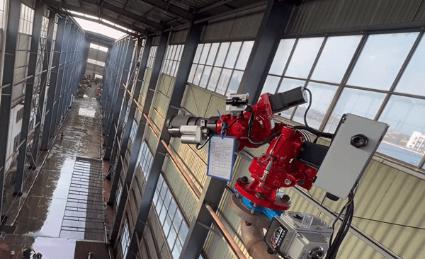 自動追跡火災監視装置は現在完全に組み立てられ、テストされており、間もなく発送される予定です