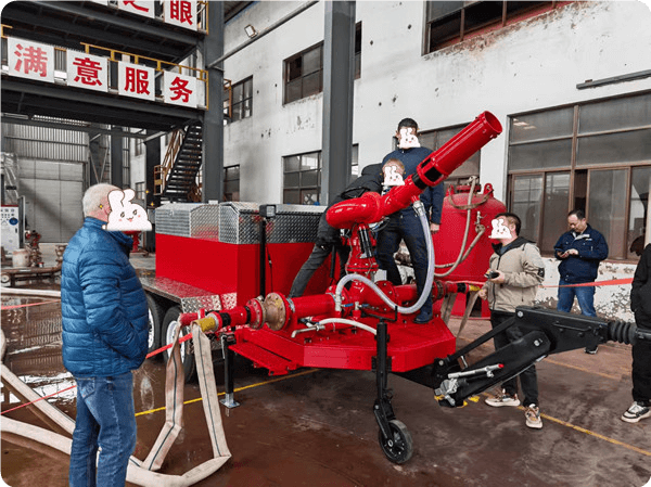 カスタム消火泡モニタートレーラーのサンプルが完成しました。